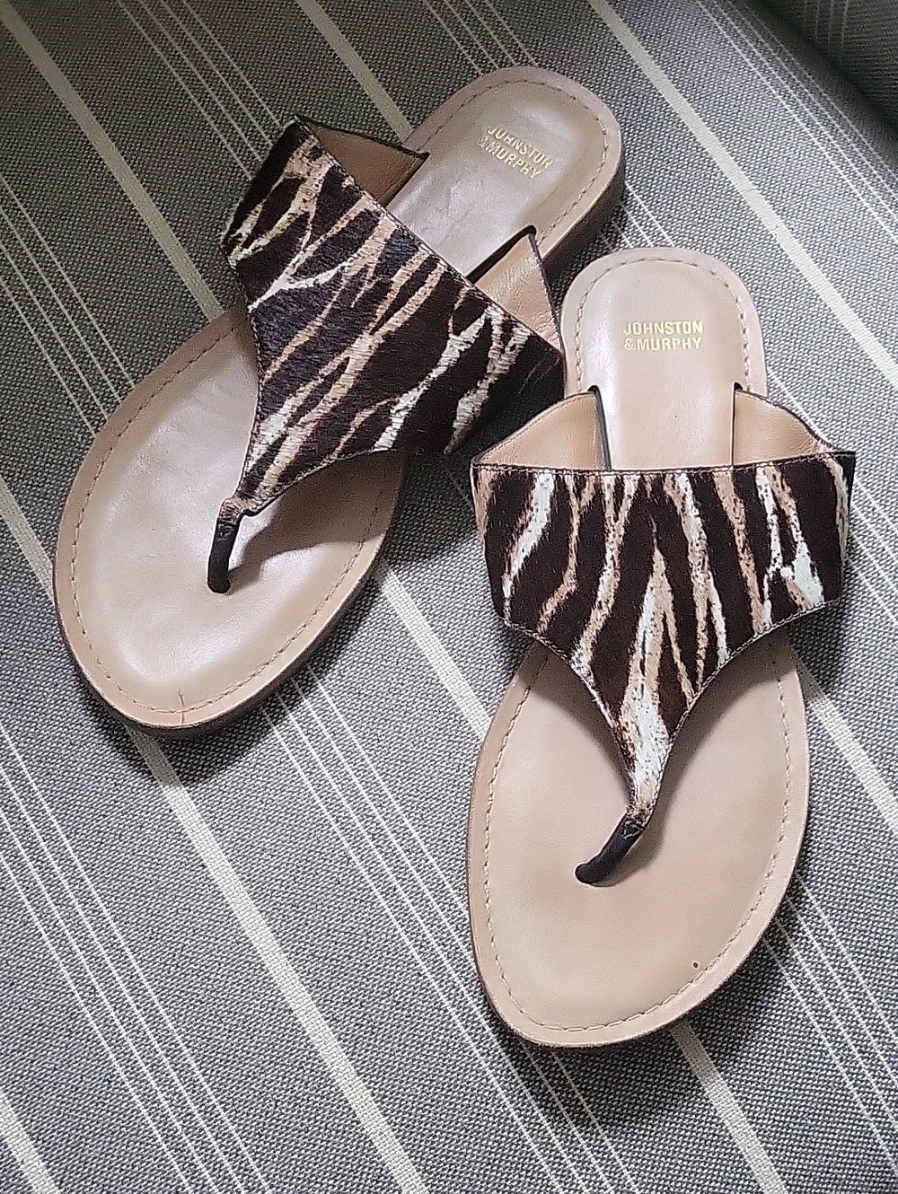 Johnston & Murphy Women's Brown and Cream Zebra-Print Leather Thong Sandals
